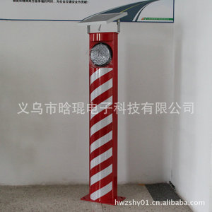 Solar Traffic Warning <b>Post</b> With Led Flashing <b>Light</b> For Roadway Ground Mount Ip65 Reflective Steel And Plastic Construction - Product Image 4