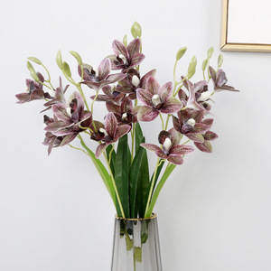 กล้วยไม้ซิมบิเดียมประดิษฐ์ 5 ก้าน ทำจากพลาสติกนิ่ม งานแฮนด์เมด ตกแต่งบ้าน อุปกรณ์ประกอบฉากงานแต่งงาน - Product Image 1