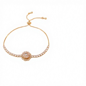 Nouvelle Collection 2024 : Ensemble Anti-Anxiété 4 Pièces Tendance – Collier Fleur Rotatif, Bracelet, Boucles d'Oreilles Cristal, Bague Spinner en Acier Inoxydable Doré - Product Image 2