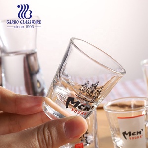 GARBO แก้วทรงสี่เหลี่ยมสไตล์เกาหลีสำหรับใส่ปาร์ตี้,แก้ววิสกี้ซูจูวอดก้าแก้วตีเกียล่าสุดคลาสสิกดีไซน์รูปลอกแบบกำหนดเองขนาด2ออนซ์ - Product Image 5