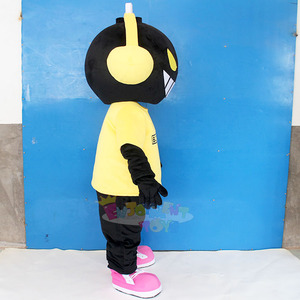 Disfraz de Mascota de Peluche Único en Negro y Amarillo, Traje de Caminar con Sonrisa Malvada y Logotipo Personalizado para Discotecas, Deportes Electrónicos y Activación de Marca - Product Image 4