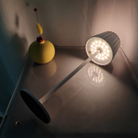 Lampe de table sans fil moderne nordique à commande tactile LED rechargeable Lampe de bureau en métal sans fil pour restaurant dîner