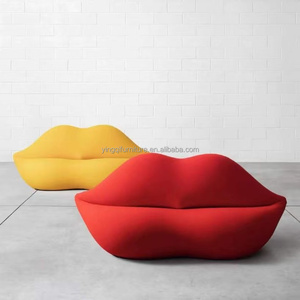 โซฟาห้องนั่งเล่นทรงริมฝีปากกำมะหยี่ทันสมัย สีชมพูแดง โซฟาทรงริมฝีปาก โซฟาทรงจูบ - Product Image 3