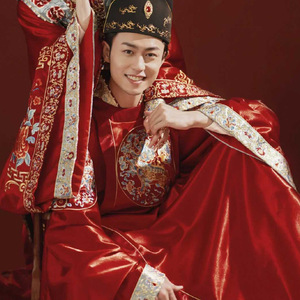 2024 <span class=keywords><strong>rosso</strong></span> abbigliamento etnico Ming dinastia Costume fatto a mano sposo drago ricamo Xiuhe antica cina sposa fenice abito da sposa - Product Image 2
