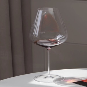 Gobelet à <span class=keywords><strong>vin</strong></span> rouge moderne fait à la main, couleur bordeaux, ultra-fin, verres intégralement formés pour utilisation en restaurant, vente en gros - Product Image 1