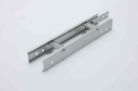 Support de montage PV en aluminium sur mesure, support solaire anodisé résistant à la corrosion pour ferme solaire côtière
