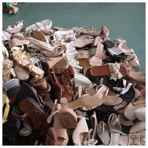 GZ Stock Ukay Bales, Zapatos Usados de Marca, Sandalias de <span class=keywords><strong>Segunda</strong></span> <span class=keywords><strong>Mano</strong></span> para Mujer, Venta Caliente, Nueva Llegada, Sandalias de <span class=keywords><strong>Lujo</strong></span> Usadas para Mujer al por Mayor - Product Image 4
