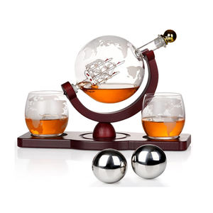 Cadeaux pour papa homme, carafe à whisky <span class=keywords><strong>Globe</strong></span> Set avec 2 pierres à billes et 2 verres, Cool Stuff Gift for Bourbon Scotch - Product Image 1