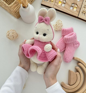 Coniglietto all'Uncinetto con Vestito Carino e Bellissimo Colore Personalizzabile Giocattolo Coniglio Fatto a Mano all'Uncinetto per Bambini - Product Image 5
