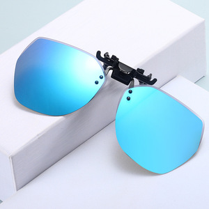 Occhiali da Sole Clip-On Ultra-Leggeri di Lusso alla Moda per Uomo, Occhiali da Guida Giorno e Notte con Montatura in Plastica PC - Product Image 6