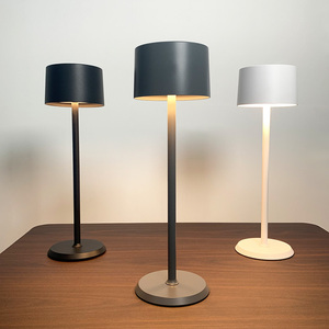 Lámpara de mesa LED táctil recargable con batería portátil para decoración de luz nocturna de dormitorio de lujo moderno para restaurante - Product Image 3