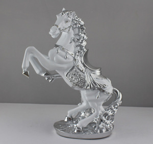 <span class=keywords><strong>Statue</strong></span> di Cavallo in Resina Dorata 33cm, Decorazione Animale dello Zodiaco Cinese per Hotel, Vendita all'Ingrosso - Product Image 5