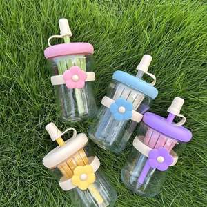 पुआल और 3 डी फूलों की आस्तीन के साथ पारदर्शी ग्लास कप <span class=keywords><strong>2025</strong></span> रस दूध या आइस्ड पेय के लिए सुंदर डिजाइन - Product Image 3