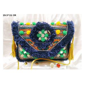 Pochette de luxe faite à la main pour femmes Logo personnalisé bohème motif léopard coton soirée artisanale sacs de messager inde - Product Image 1