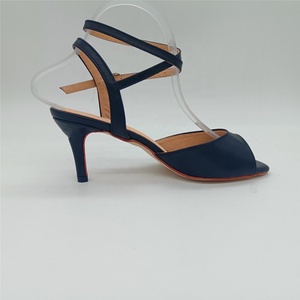 Zapatos de baile de cuero negro Latino personalizados para mujer, zapatos de baile profesionales cómodos de tacón fino, entrega rápida para <span class=keywords><strong>Salsa</strong></span> de mujer - Product Image 2