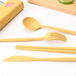 Ensemble de <span class=keywords><strong>couverts</strong></span> de blé avec cuillère fourchette couteau et baguettes ensemble réutilisable Camping Portable <span class=keywords><strong>couverts</strong></span> en plastique - Product Image 5