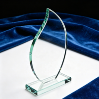 Trophée en verre cristallin transparent en forme de flamme, idéal pour les récompenses scolaires, vente en gros à prix abordable