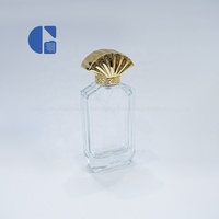 Botella de Perfume de Vidrio Facetado de Lujo, Envase Rectangular Angular para Fragancias, Tapa Dorada en Forma de Abanico para Perfumes Orientales Árabes