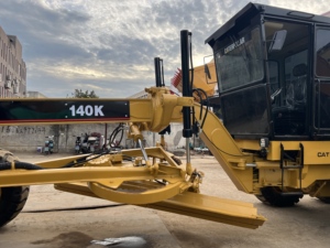 รถเกรดเดอร์ CAT140K รุ่นยอดนิยม ใช้งานหนัก สามารถใช้สำหรับการฟื้นฟูพื้นที่เกษตรกรรมและการก่อสร้างถนนกรวด - Product Image 3