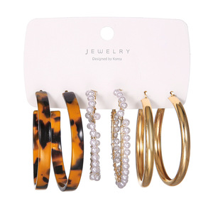 Ensemble de boucles d'oreilles créoles géométriques en alliage pour femmes, clous d'oreilles en perles dorées, bijoux de mode, origine Yiwu - Product Image 5