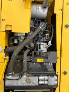 Excavadora de cadenas Komatsu PC130 de 13 toneladas con motor Cummins de fiabilidad probada, bomba de engranajes y cucharón con capacidad de 0.7m³, modelo 2024 - Product Image 3