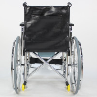 Chaise de douche multifonctionnelle portative pour handicapés en fauteuil roulant avec repose-jambes détachable chaise d'aisance pliante