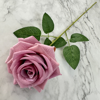 Rose artificielle en velours pour coin de table - Haute simulation, respectueuse de l'environnement, pour mariage, table de desserts, Noël, Halloween