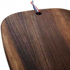 Planche à découper en bois de noyer de qualité supérieure - Non toxique, facile à nettoyer, passe au lave-vaisselle - Product Image 1