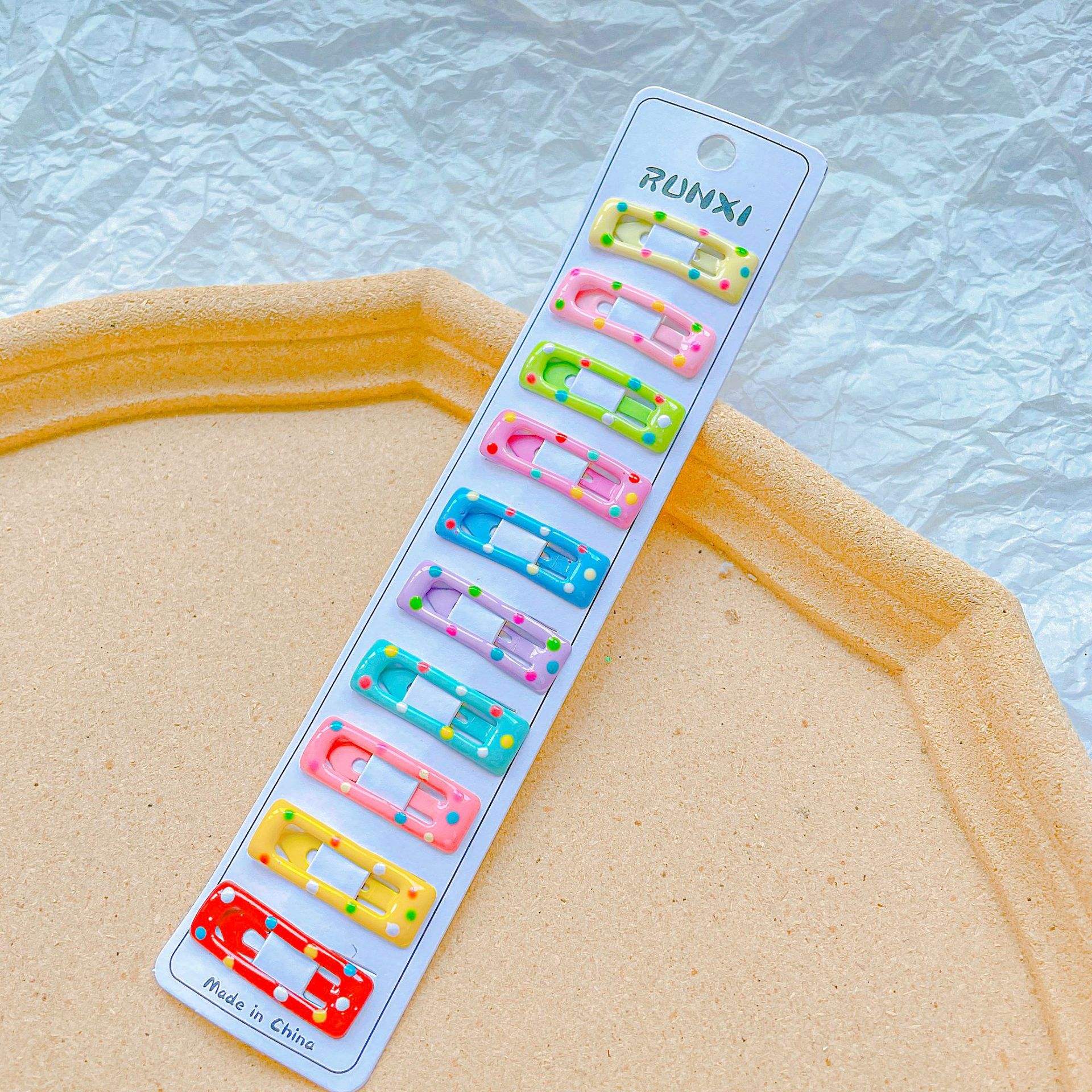 หยดน้ำมันสี่เหลี่ยมลายจุด