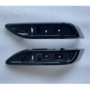 Cadre de plaque de pare-chocs arrière Toyota Corolla Auris 52682-12090 52681-12090 avec découpes pour feux de brouillard - Product Image 3