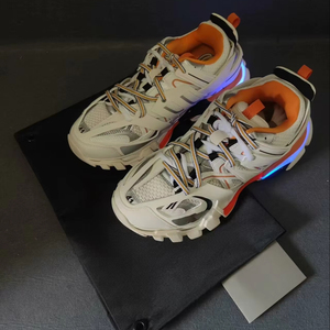 Chaussures de marche décontractées Track 3.0 LED, baskets de luxe épaisses, rechargeables, lumineuses, en maille nylon et polyuréthane, chaussures de sport - Product Image 3