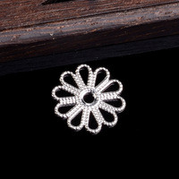 Beau métal décoratif plaqué or, composants de bijoux en laiton brillant, fleur en filigrane pour la décoration