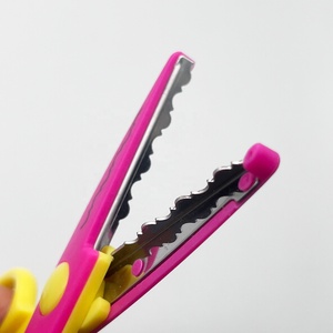 China Factory Zigzag Craft Serrated Cutting Shear Multipurpose Decorative Small <strong>Scissors</strong> <strong>Plastic</strong> Art Design DIY <strong>Kids</strong> <strong>Scissors</strong>