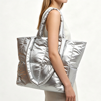 Sac fourre-tout matelassé grande capacité pour femme, léger, en nylon, sac à bandoulière, sac de voyage et de shopping, logo personnalisé
