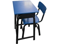Élèves du primaire cours de formation scolaire cram école garde cours de tutorat étudiants bureaux et chaises simples