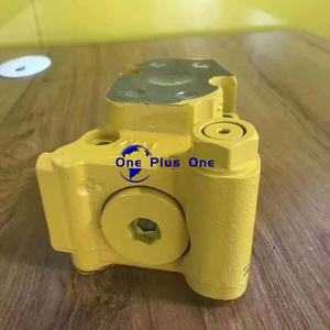 Valvola di riserva originale ASS'Y 723-82501 braccio che tiene la valvola principale per Komatsu <span class=keywords><strong>PC200</strong></span>-7 <span class=keywords><strong>PC200</strong></span>-<span class=keywords><strong>8</strong></span> escavatore PC228US-<span class=keywords><strong>8</strong></span> - Product Image 3