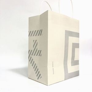 Sacs en papier kraft recyclé blanc et brun avec poignées, imprimés du logo, pour supermarché, promotion et vente à emporter - Product Image 5