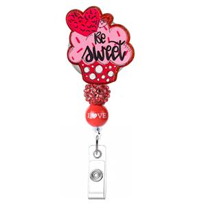 Porte-badge rétractable en acrylique avec motif de gnome en forme de cœur d'amour et imprimé voiture, avec clip perlé et porte-carte, accessoire pour infirmière, cadeau de Saint-Valentin - Product Image 4