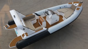 Bateau de pêche et de plaisance en fibre de verre Profisher de 7 m, expédié - Product Image 2