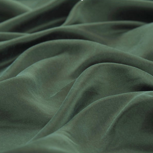 Tela especial de satén de seda lavada a <span class=keywords><strong>la</strong></span> piedra Tela de seda suave verde militar para vestidos a medida - Product Image 4