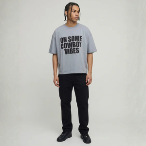 Camiseta Gráfica Personalizada con Pedrería Oversize para Hombre, Estilo Urbano, Algodón Pesado, Hombro Caído, Lavado Ácido Vintage, Color Gris - Product Image 4