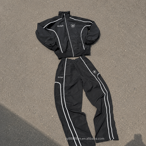Tuta Sportiva OEM da Uomo con Logo Personalizzato, Design Nero Effetto Vissuto, Vestibilità Ampia, Giacca <span class=keywords><strong>a</strong></span> Vento in Nylon, Set Casual per Corsa e Sport - Product Image 1