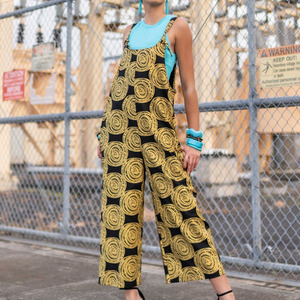 El fabricante diseña cómodos monos con estampado bohemio para la playa y monos de rayón de lujo hechos a medida. - Product Image 3