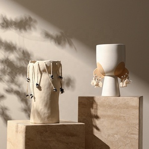 Gifts for Nieces and Nephews: 5 Thoughtful Ceramic Vases They’ll Love
