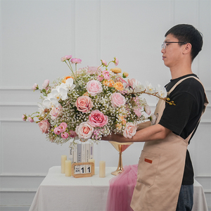 Prix de gros Nouveau design Arrangements floraux en soie rose pour toile de fond de scène de demande en mariage - Product Image 1