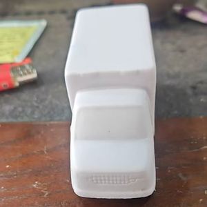 Jouet anti-stress personnalisé en forme d'ambulance pour centre d'urgence – Cadeau idéal - Product Image 2