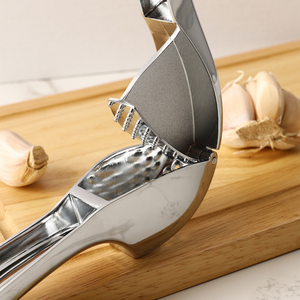 Utensilios de Cocina Novedosos para el Hogar, Prensa Manual de Jengibre y Ajo de Aleación de Zinc con Agarre Ergonómico - Product Image 4