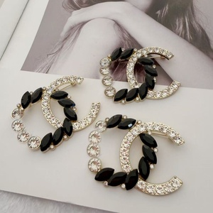 ขายตรงจากโรงงาน เข็มกลัดโลหะประดับเพชรหรูหรา ดีไซน์หรูหรา แรงบันดาลใจจากดีไซเนอร์ เครื่องประดับแฟชั่นสำหรับผู้หญิง เหมาะสำหรับงานแต่งงาน งานปาร์ตี้ ทุกฤดูกาล - Product Image 3