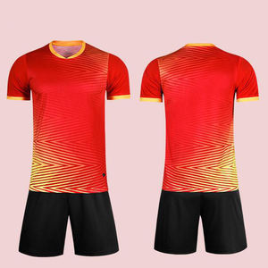 Maillot de football respirant imprimé de haute qualité à prix d'usine, manches courtes d'été, uniforme de football 100 % polyester pour hommes - Product Image 2