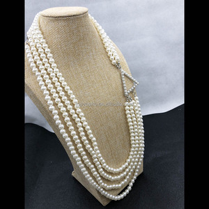Collar con colgante de triángulo de perla blanca de tres capas hecho a mano, regalo de joyería de hermandad de Hermanas griegas - Product Image 5